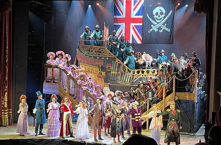 Finale "Die Piraten von Penzance" im G&auml;rtnerplatztheater (&copy;Foto: Gaby Hildenbrandt) 